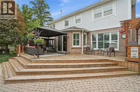 4129 Millcroft Park Drive Burlington ON L7M 3V1