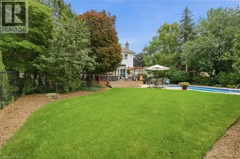 4129 Millcroft Park Drive Burlington ON L7M 3V1