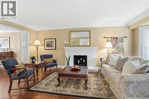 4129 Millcroft Park Drive Burlington ON L7M 3V1