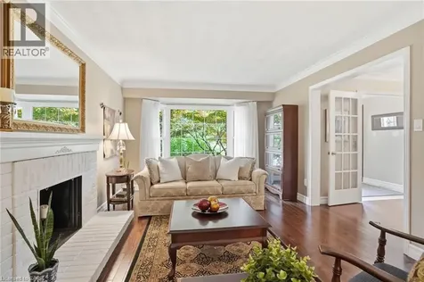 4129 Millcroft Park Drive Burlington ON L7M 3V1