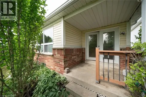 23 Stowe Terrace Brantford ON N3T 6P4