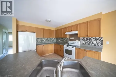 23 Stowe Terrace Brantford ON N3T 6P4