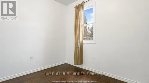 762 Aylmer Avenue East Windsor ON N9A 1V3