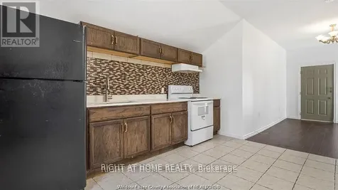 762 Aylmer Avenue East Windsor ON N9A 1V3