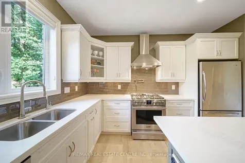 112 Dirksen Court Kitchener ON N2P 2M1