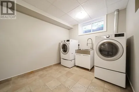 112 Dirksen Court Kitchener ON N2P 2M1
