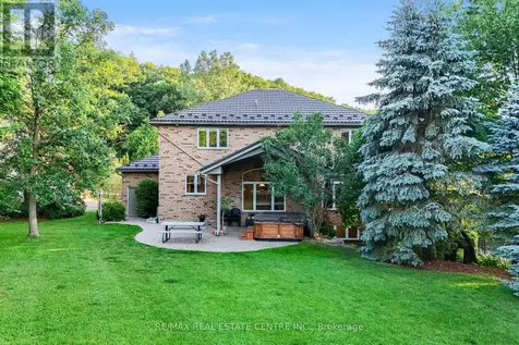 112 Dirksen Court Kitchener ON N2P 2M1