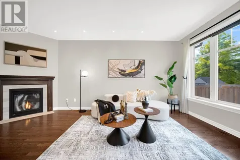 261 Brambling Way Ottawa ON K2J 0E4