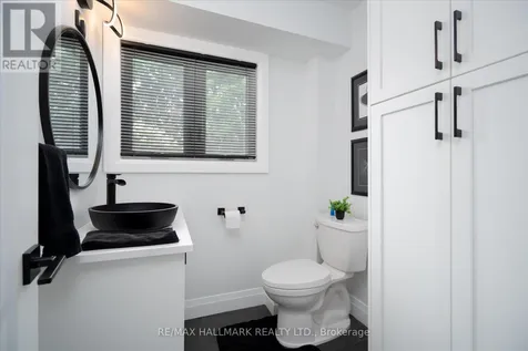 119 Charlotte Place Kitchener ON N2B 2K4