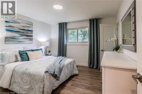 17 Woodsview Avenue Grimsby ON L3M 3S5