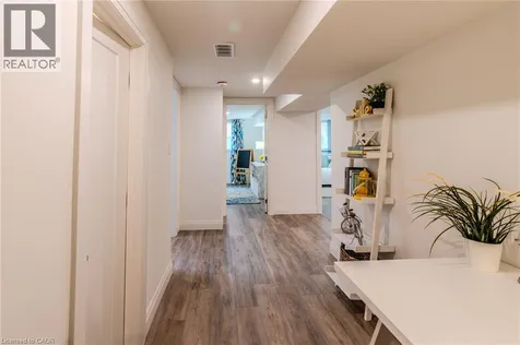 17 Woodsview Avenue Grimsby ON L3M 3S5