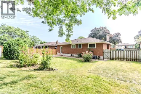 17 Woodsview Avenue Grimsby ON L3M 3S5