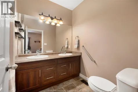 5925 Ballantrae Crescent Windsor ON N9J 3Y7