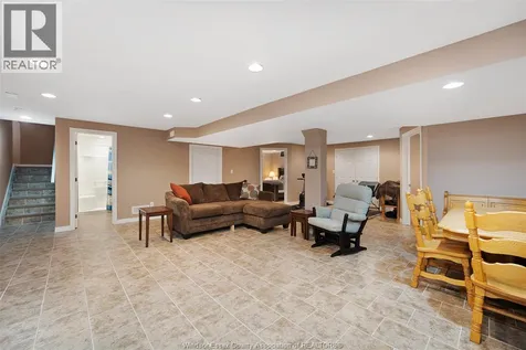 5925 Ballantrae Crescent Windsor ON N9J 3Y7