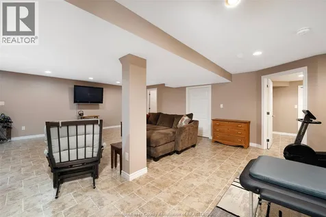 5925 Ballantrae Crescent Windsor ON N9J 3Y7