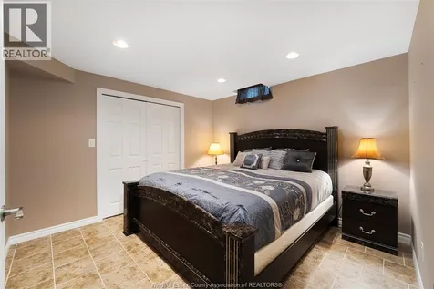 5925 Ballantrae Crescent Windsor ON N9J 3Y7