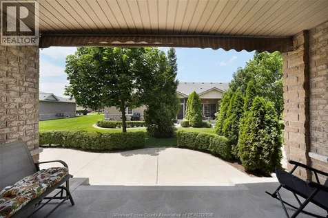 5925 Ballantrae Crescent Windsor ON N9J 3Y7