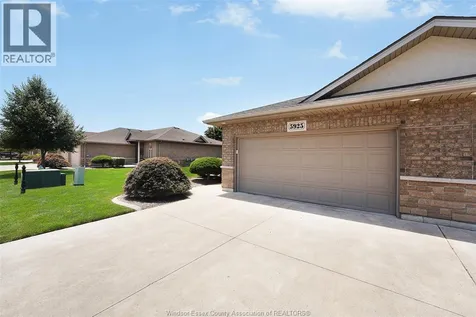 5925 Ballantrae Crescent Windsor ON N9J 3Y7