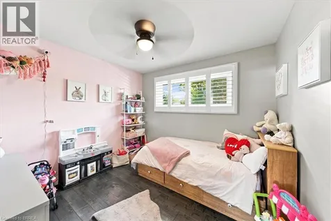 28 Riverview Terrace Paris ON N3L 2P4