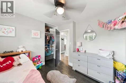28 Riverview Terrace Paris ON N3L 2P4