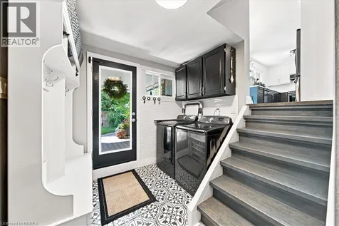 28 Riverview Terrace Paris ON N3L 2P4