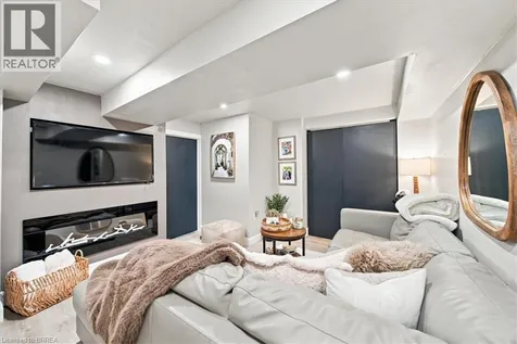 28 Riverview Terrace Paris ON N3L 2P4