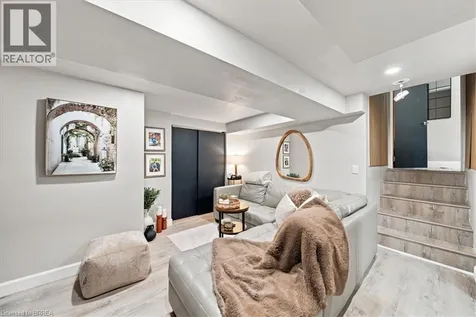 28 Riverview Terrace Paris ON N3L 2P4