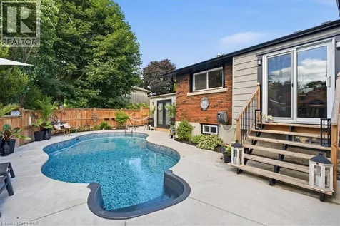 28 Riverview Terrace Paris ON N3L 2P4