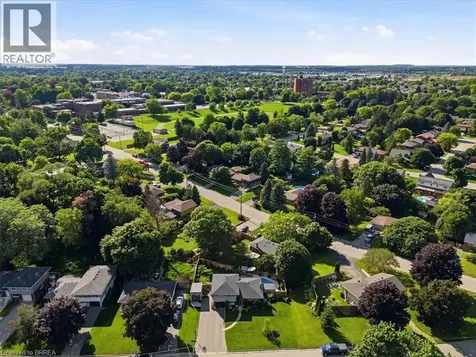 28 Riverview Terrace Paris ON N3L 2P4
