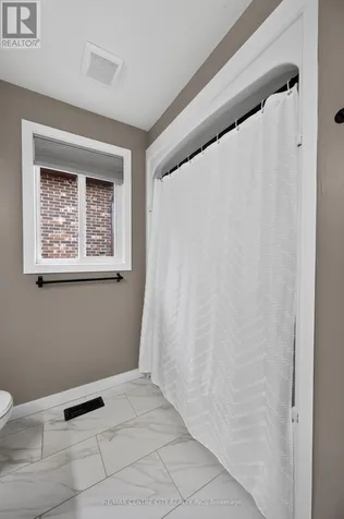 1 Idsardi Avenue St. Thomas ON N5R 5P5