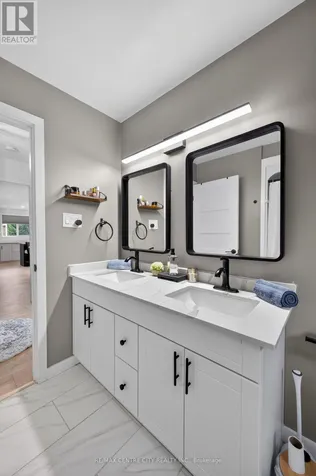 1 Idsardi Avenue St. Thomas ON N5R 5P5