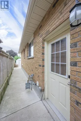 1 Idsardi Avenue St. Thomas ON N5R 5P5