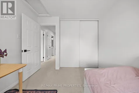 1587 Duplante Avenue Ottawa ON K4A 4A1