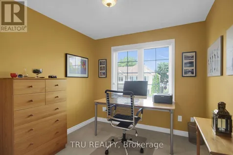 109 Braddock Private Ottawa ON K2J 0E7