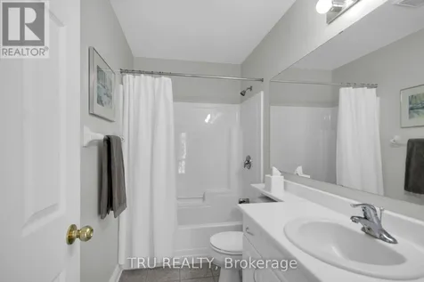 109 Braddock Private Ottawa ON K2J 0E7