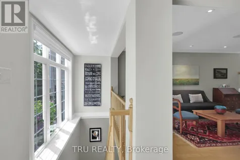 109 Braddock Private Ottawa ON K2J 0E7