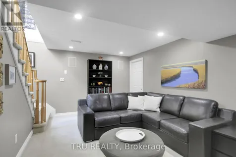 109 Braddock Private Ottawa ON K2J 0E7