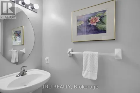 109 Braddock Private Ottawa ON K2J 0E7