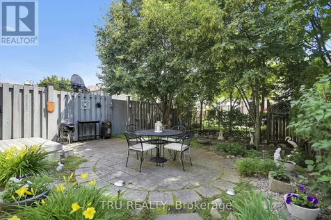 109 Braddock Private Ottawa ON K2J 0E7