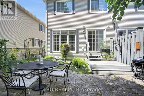 109 Braddock Private Ottawa ON K2J 0E7