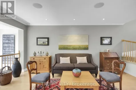 109 Braddock Private Ottawa ON K2J 0E7