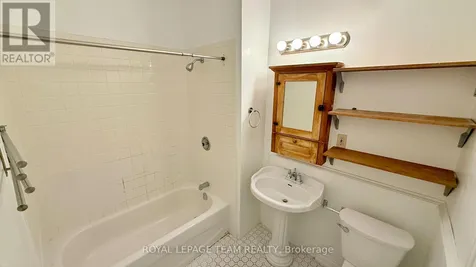 14 Galt Street Ottawa ON K1S 4R4