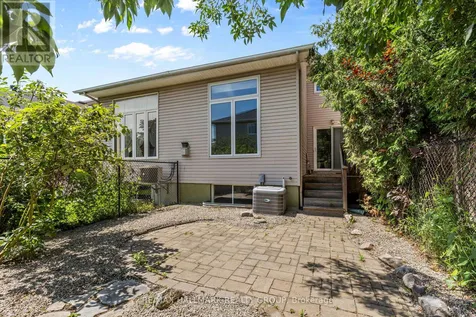 988 Lucille Way Ottawa ON K4A 4J2