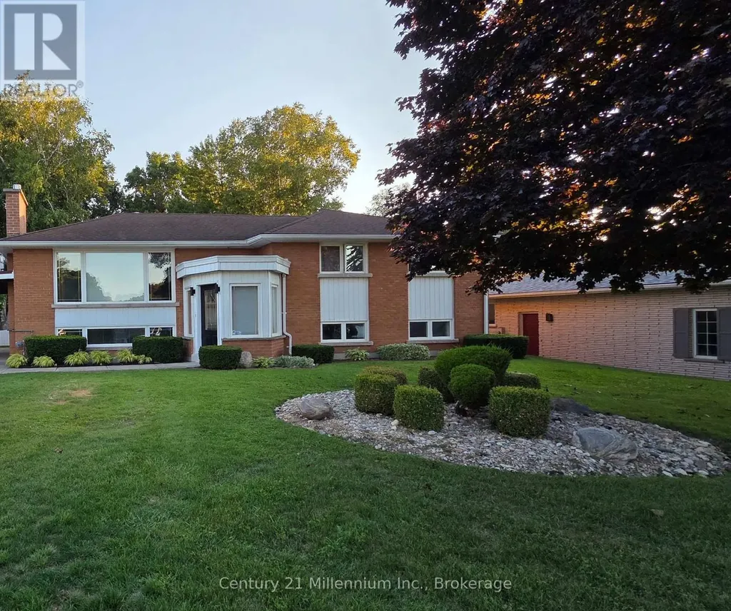 398 Kingsway Street East Kincardine ON N2Z 1W3