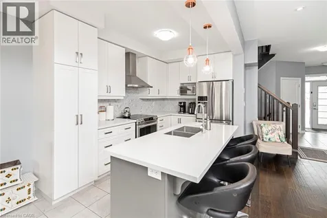 55 Greenwich Avenue Stoney Creek ON L8J 0L6