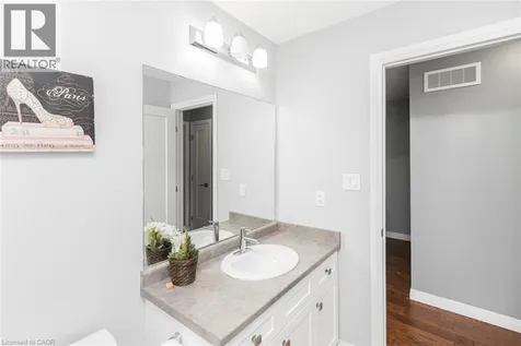 55 Greenwich Avenue Stoney Creek ON L8J 0L6