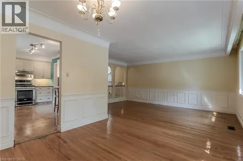 342 Bryant Crescent Burlington ON L7L 3Z5
