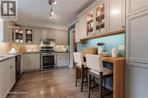 342 Bryant Crescent Burlington ON L7L 3Z5