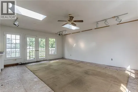 342 Bryant Crescent Burlington ON L7L 3Z5