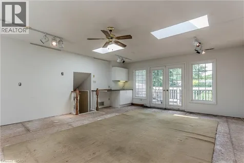 342 Bryant Crescent Burlington ON L7L 3Z5